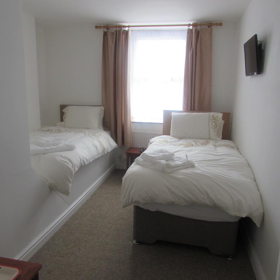 Lord Nelson Hotel Rhymney Экстерьер фото